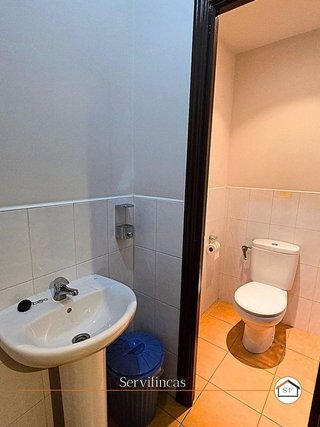 Local comercial en venta en Adelfas en Madrid