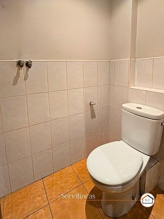 Local comercial en venta en Adelfas en Madrid