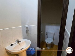 Local comercial en venta en Adelfas en Madrid