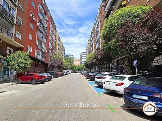 Local comercial en venta en Adelfas en Madrid