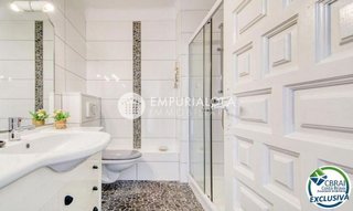 Piso en venta en Port Esportiu - Puig Rom - Canyelles en Roses
