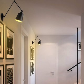 Lámpara de Pared MantoLite Brazo Oscilante Negra