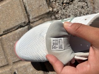 Zapatillas pádel Asics mujer rosa y blancas