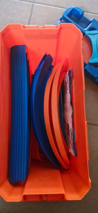 Hot Wheels Track Builder Caja Naranja y Azul