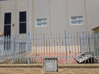 Local comercial en venta en Santa Cruz - Industria - Polígono Campollano en Albacete