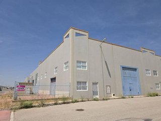 Local comercial en venta en Santa Cruz - Industria - Polígono Campollano en Albacete