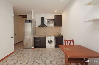 Piso en venta en El Raval en Barcelona