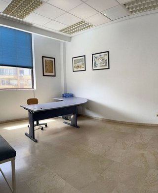 Oficina en venta en La Calzada en Sevilla