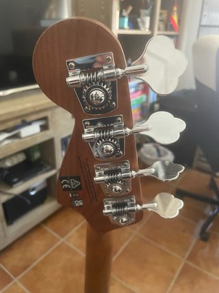 Bajo Eléctrico Charvel Azul