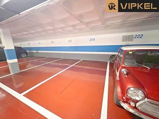 Garaje en venta en Ensanche en Coruña (A)