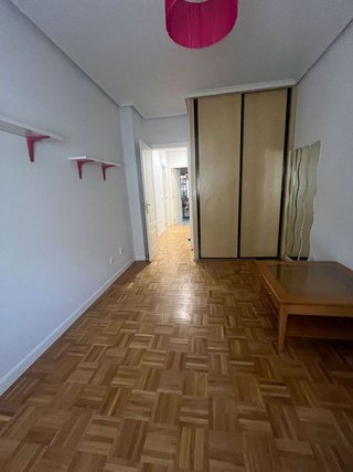Piso en alquiler en Reyes en Parla