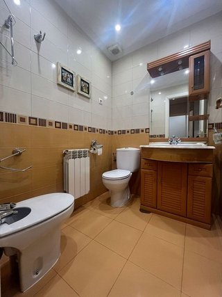Piso en alquiler en Reyes en Parla
