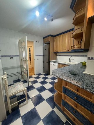 Piso en alquiler en Reyes en Parla