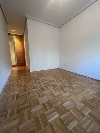 Piso en alquiler en Reyes en Parla