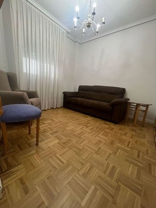 Piso en alquiler en Reyes en Parla