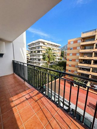 Piso en venta en Playa de la Fontanilla en Marbella