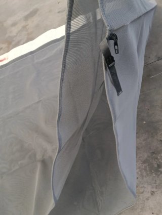 Toldo Fiamma Gris y Blanco