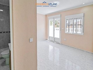 Casa adosada en venta en Formentera del Segura