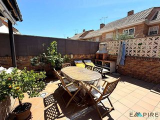 Casa adosada en venta en La Ermita en Parla