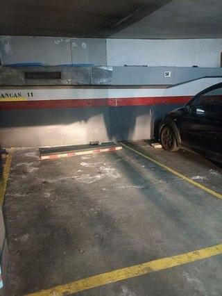 Garaje en venta en Artigas - Llefià en Badalona