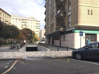 Garaje en venta en San Juan en Pamplona