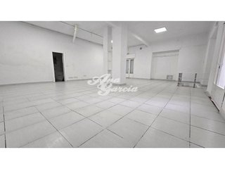 Local comercial en venta en Pueblo Nuevo en Madrid