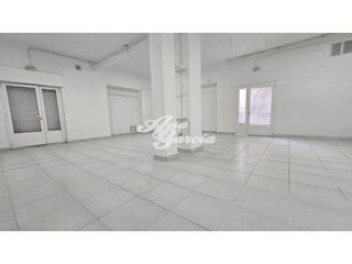 Local comercial en venta en Pueblo Nuevo en Madrid