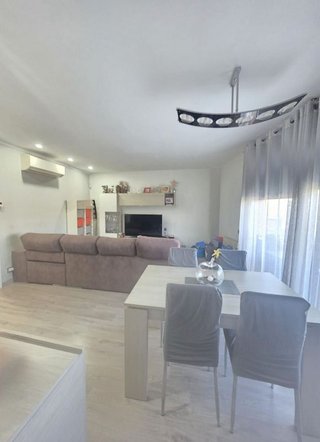 Casa pareada en venta en El Raval - Safaretjos en Santa Coloma de Gramanet
