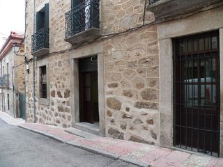 Edificio en venta en Miraflores de la Sierra