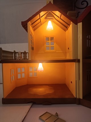 Casa Ciudad Luces Sylvanian Families + Regalo LEED