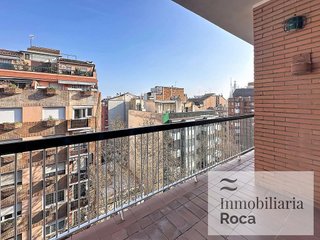 Piso en venta en El Camp de l'Arpa del Clot en Barcelona