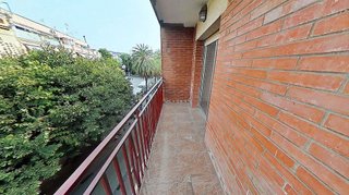 Piso en venta en Fondo en Santa Coloma de Gramanet