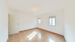 Piso en venta en Fondo en Santa Coloma de Gramanet