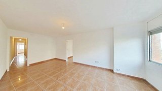 Piso en venta en Fondo en Santa Coloma de Gramanet