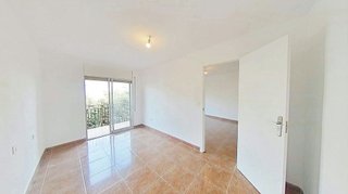 Piso en venta en Fondo en Santa Coloma de Gramanet