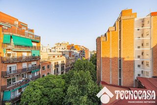 Ático en venta en Sants en Barcelona