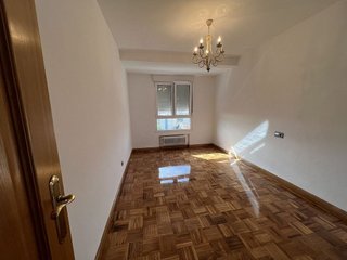 Piso en alquiler en El Polígono en Gijón