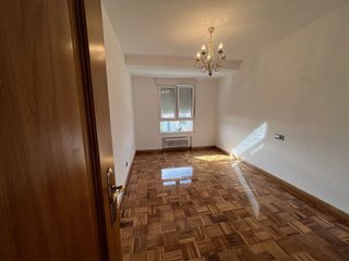 Piso en alquiler en El Polígono en Gijón