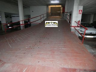 Garaje en venta en La Morera en Badalona