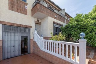 Casa adosada en venta en Pinos Puente