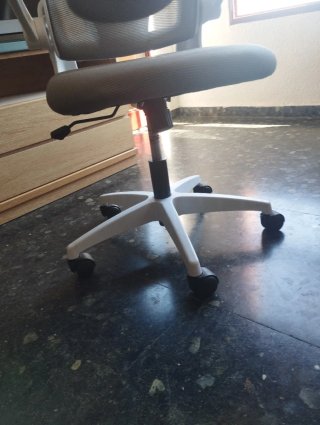 Silla de oficina ergonómica de malla