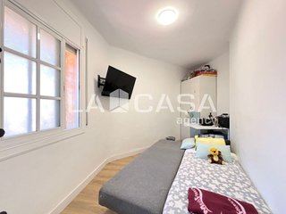 Ático en venta en La Prosperitat en Barcelona