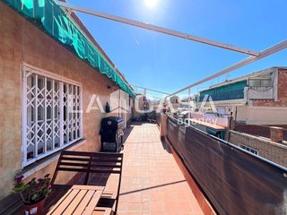 Ático en venta en La Prosperitat en Barcelona