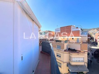 Ático en venta en La Prosperitat en Barcelona