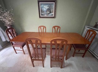 CONJUNTO DE MESA DE MADERA EXTENSIBLE CON 6 SILLAS
