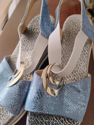 Sandalias cuña mujer azul plateado
