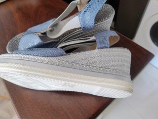 Sandalias cuña mujer azul plateado