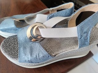 Sandalias cuña mujer azul plateado