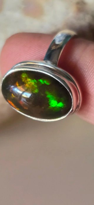 Magnífico anillo opalo negro australiano talla 17