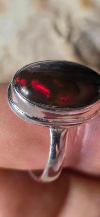 Magnífico anillo opalo negro australiano talla 17
